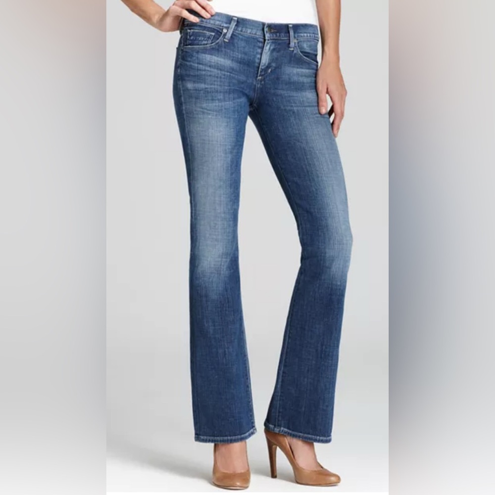 Citizens of Humanity - Dita Petite Bootcut Jeans in Wedgewood
